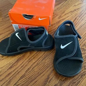 Nike Sunray adjust 11c kid sandals